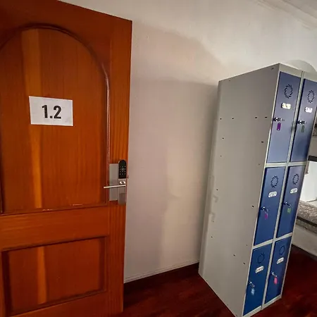 Albergue Tarragona Hostel *