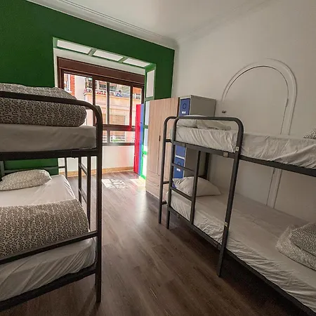 Albergue Tarragona Hostel *