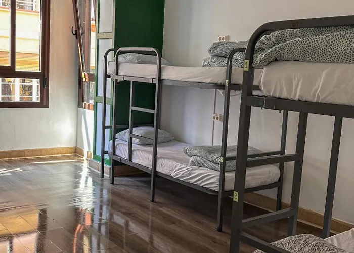 Tarragona Hostel אכסניה טראגונה