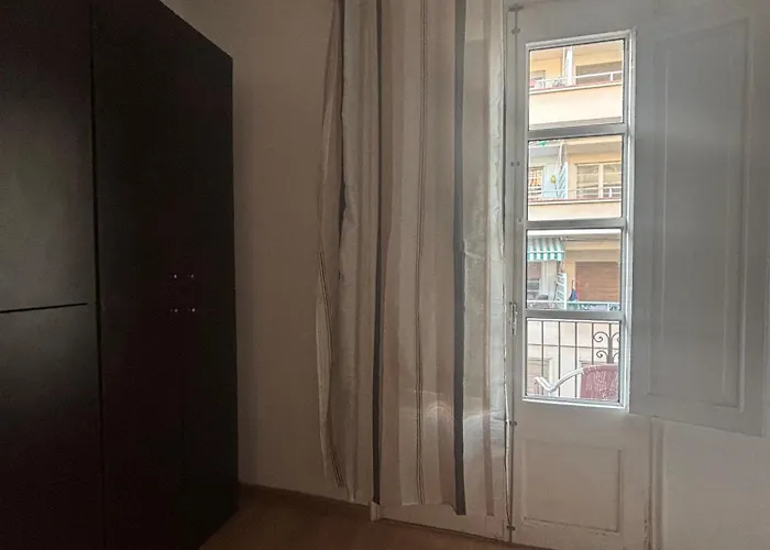 Tarragona Hostel אכסניה