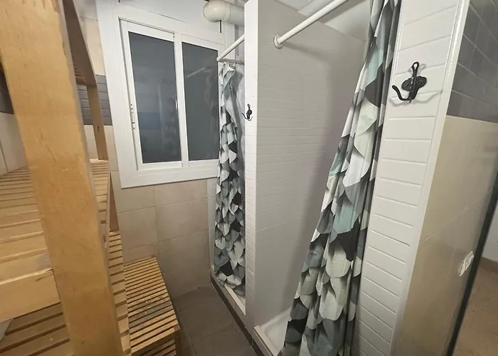 Tarragona Hostel אכסניה