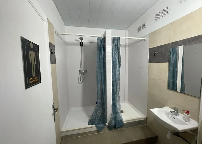 Tarragona Hostel אכסניה