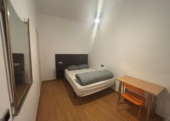 Tarragona Hostel אכסניה טראגונה
