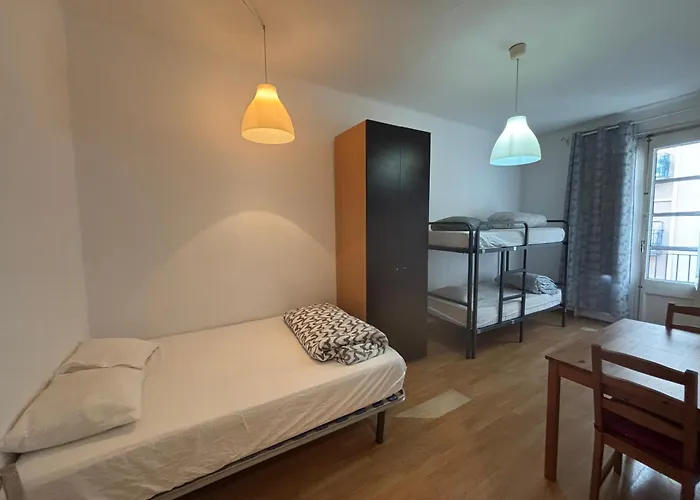 Tarragona Hostel טראגונה