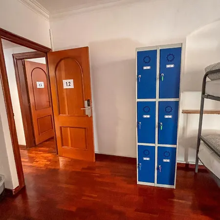 אכסניה Tarragona Hostel *
