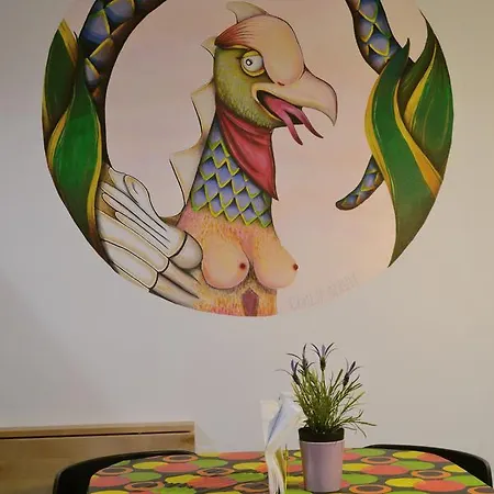 Tarragona Hostel بيت شباب