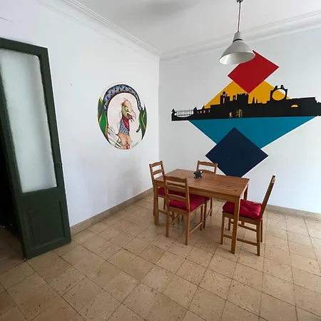 旅馆 塔拉戈纳旅舍 *